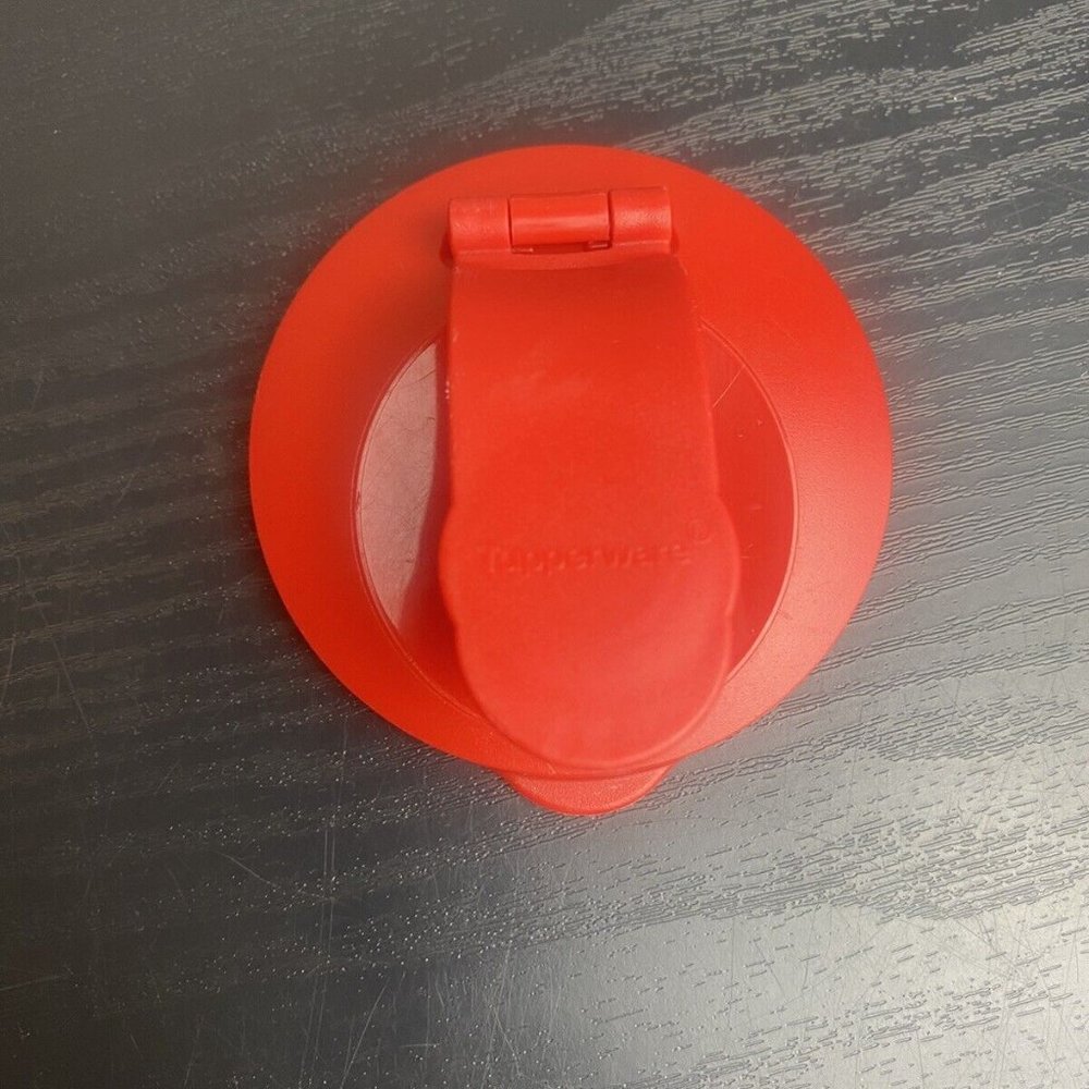 Tupperware Flip-Top Seal for 16 oz. Straight-Sided Tumbler Cups Red Lid 5513